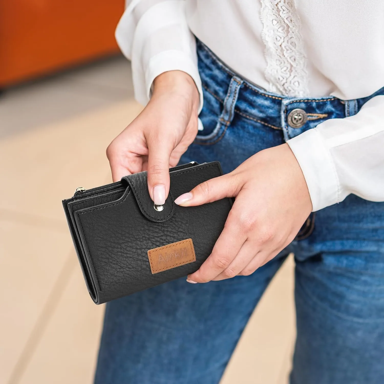 Wallets for Women Bifold Credit Card Holder, Rfid Blocking, ID Window, Western Slim Wallet with Zipper Coin Pocket for Ladies, Ebony Black